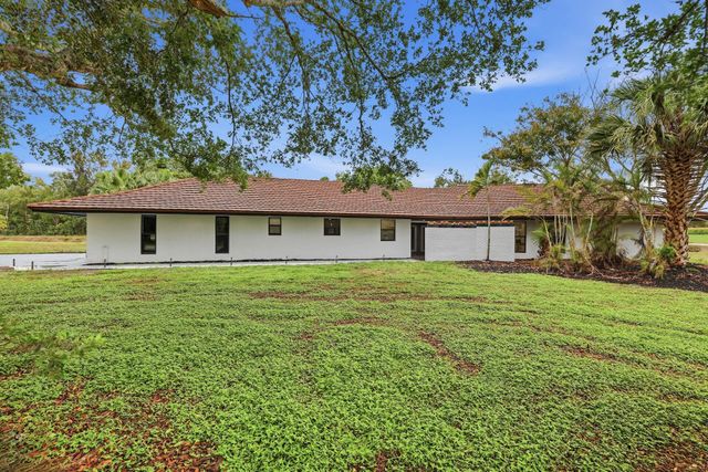 8862 Wendy Lane S, West Palm Beach, FL 33411