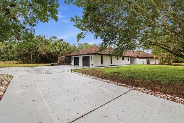 8862 Wendy Lane S, West Palm Beach, FL 33411