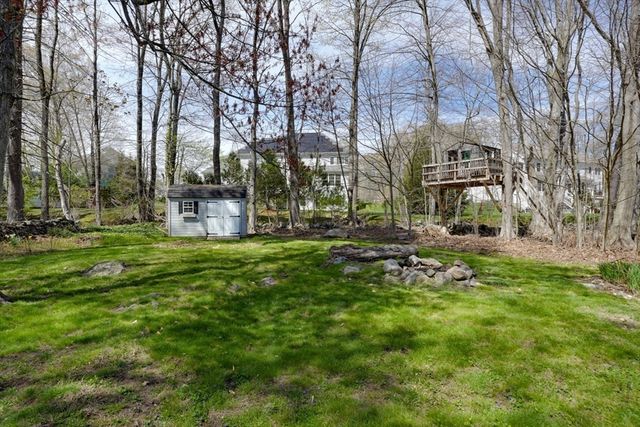 125 Hemlock Dr, Holliston, MA 01746