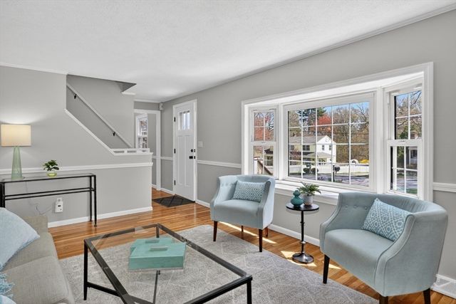 125 Hemlock Dr, Holliston, MA 01746