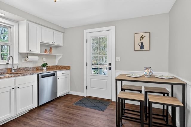 125 Hemlock Dr, Holliston, MA 01746