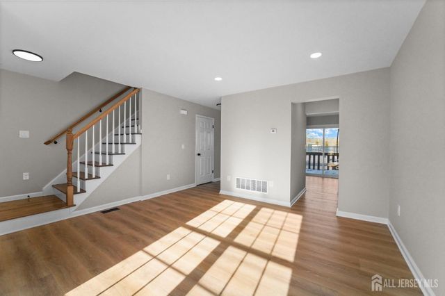 85 Wilton Avenue, Middlesex, NJ 08846