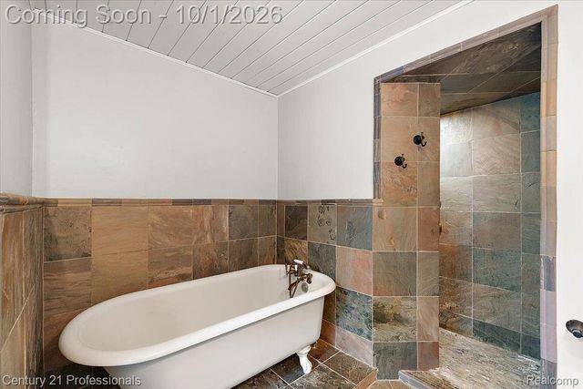 8380 Pine Knob Road, Independence Charter Township, MI 48348