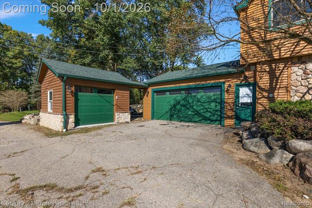 8380 Pine Knob Road, Independence Charter Township, MI 48348