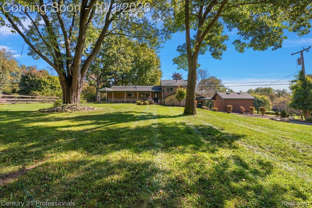 8380 Pine Knob Road, Independence Charter Township, MI 48348