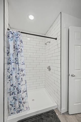 5017 Madeline Dr, Nashville, TN 37211