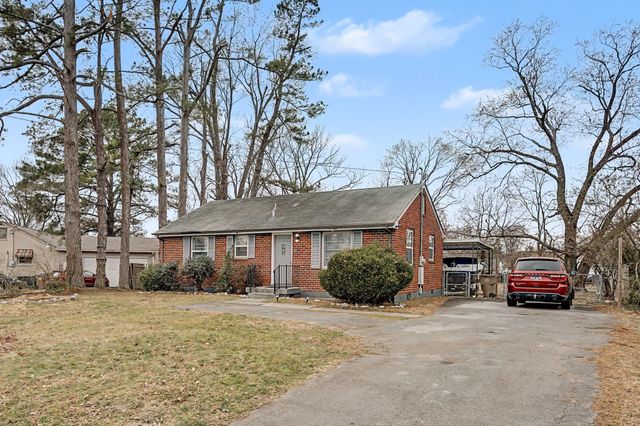 5017 Madeline Dr, Nashville, TN 37211