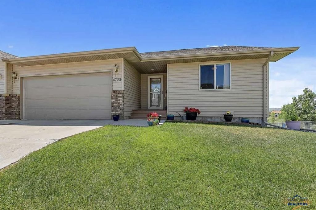 4723 PATRICIA ST, Rapid City, SD 57703