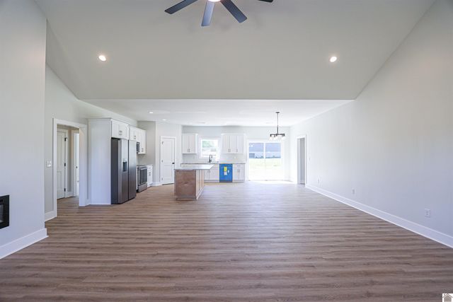 111 Ayly Estates Drive, Mayfield, KY 42066