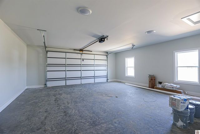 111 Ayly Estates Drive, Mayfield, KY 42066