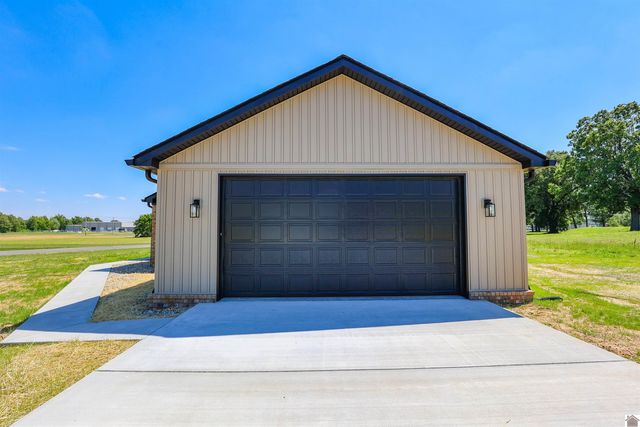 111 Ayly Estates Drive, Mayfield, KY 42066