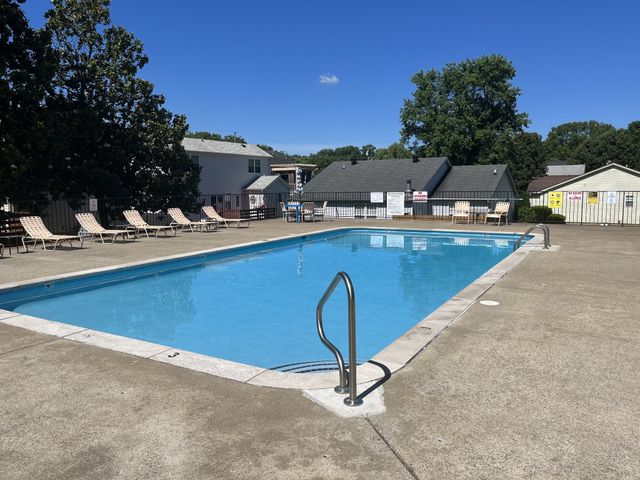430 Walton Ferry Rd Apt 1700, Hendersonville, TN 37075