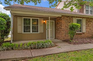 430 Walton Ferry Rd Apt 1700, Hendersonville, TN 37075