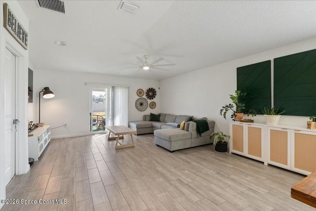 875 Dockside Drive SW, Palm Bay, FL 32908