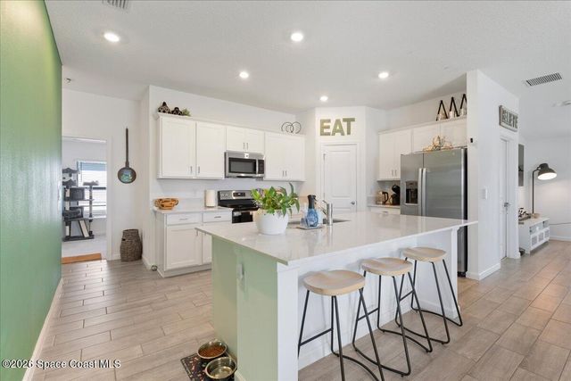 875 Dockside Drive SW, Palm Bay, FL 32908