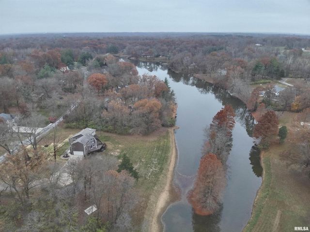 16429 N Hawthorne Hills Drive, Mt Vernon, IL 62864