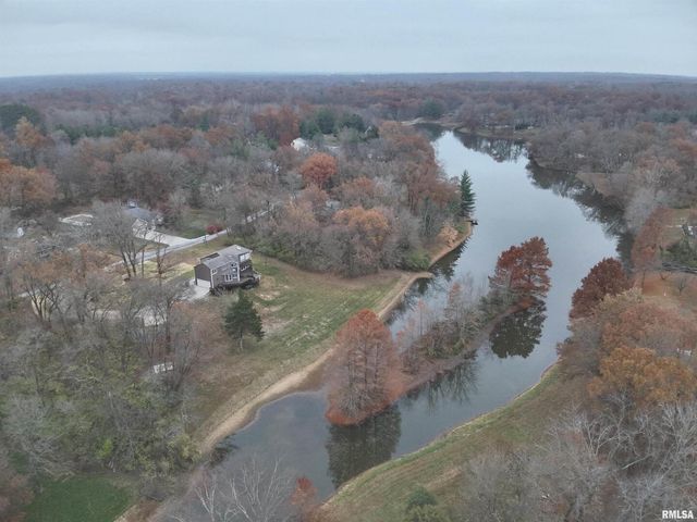 16429 N Hawthorne Hills Drive, Mt Vernon, IL 62864