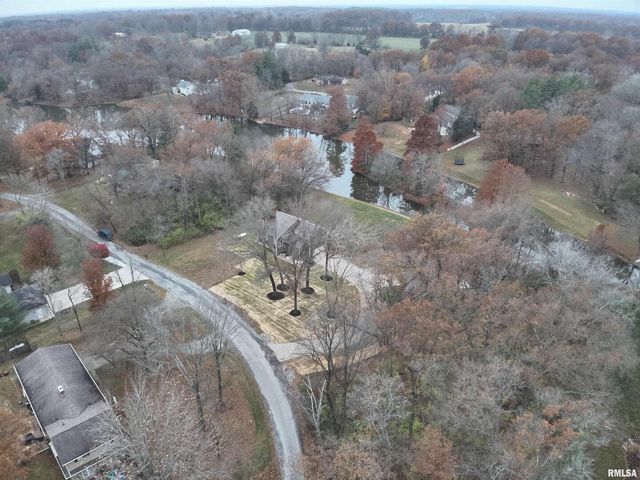 16429 N Hawthorne Hills Drive, Mt Vernon, IL 62864