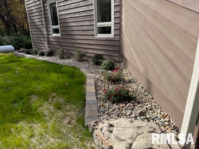 16429 N Hawthorne Hills Drive, Mt Vernon, IL 62864