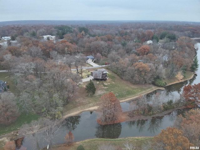 16429 N Hawthorne Hills Drive, Mt Vernon, IL 62864