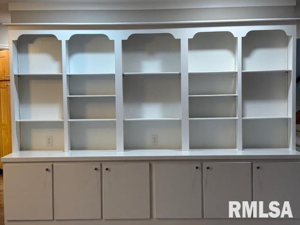 Image 26 of property listing at 16429 N Hawthorne Hills Drive, Mt Vernon, IL 62864