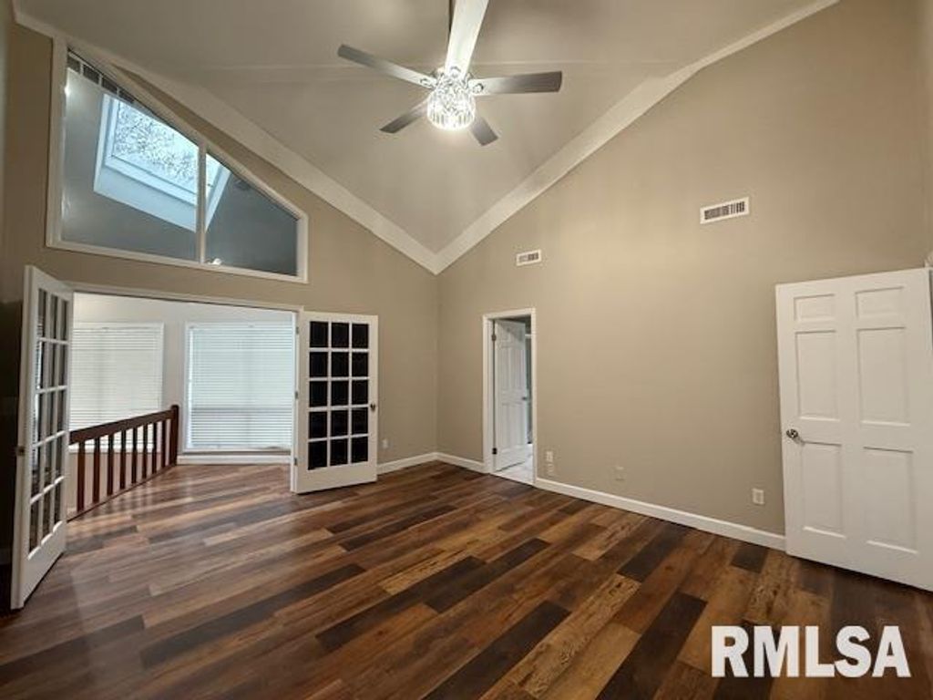 Image 36 of property listing at 16429 N Hawthorne Hills Drive, Mt Vernon, IL 62864