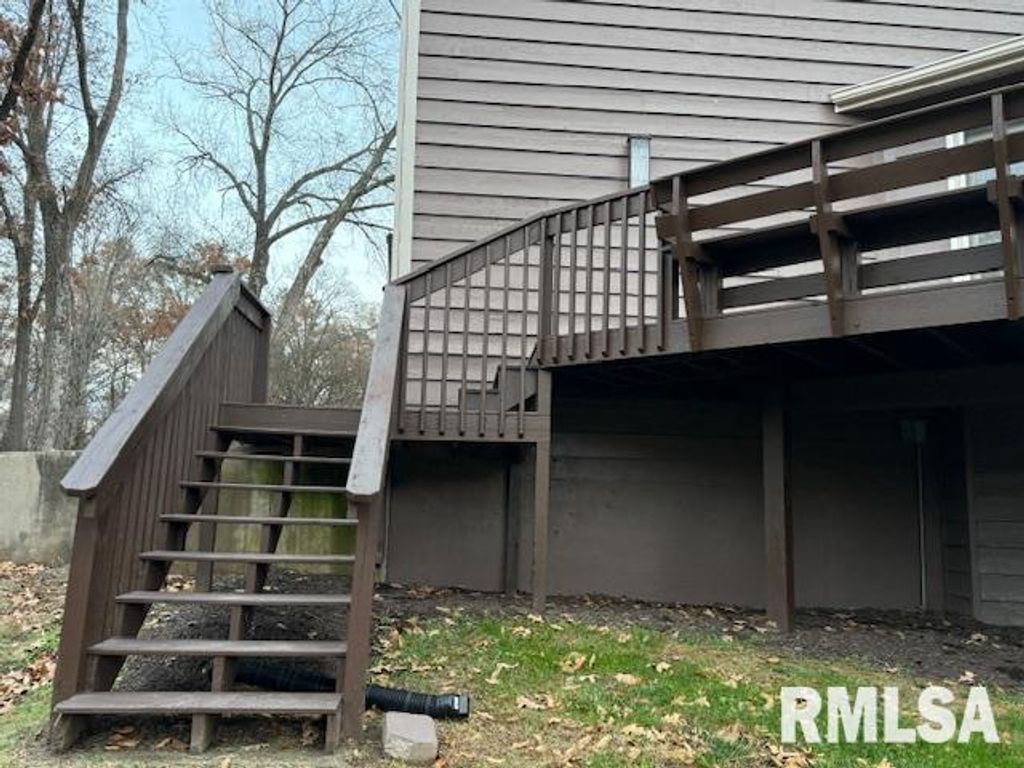 Image 55 of property listing at 16429 N Hawthorne Hills Drive, Mt Vernon, IL 62864