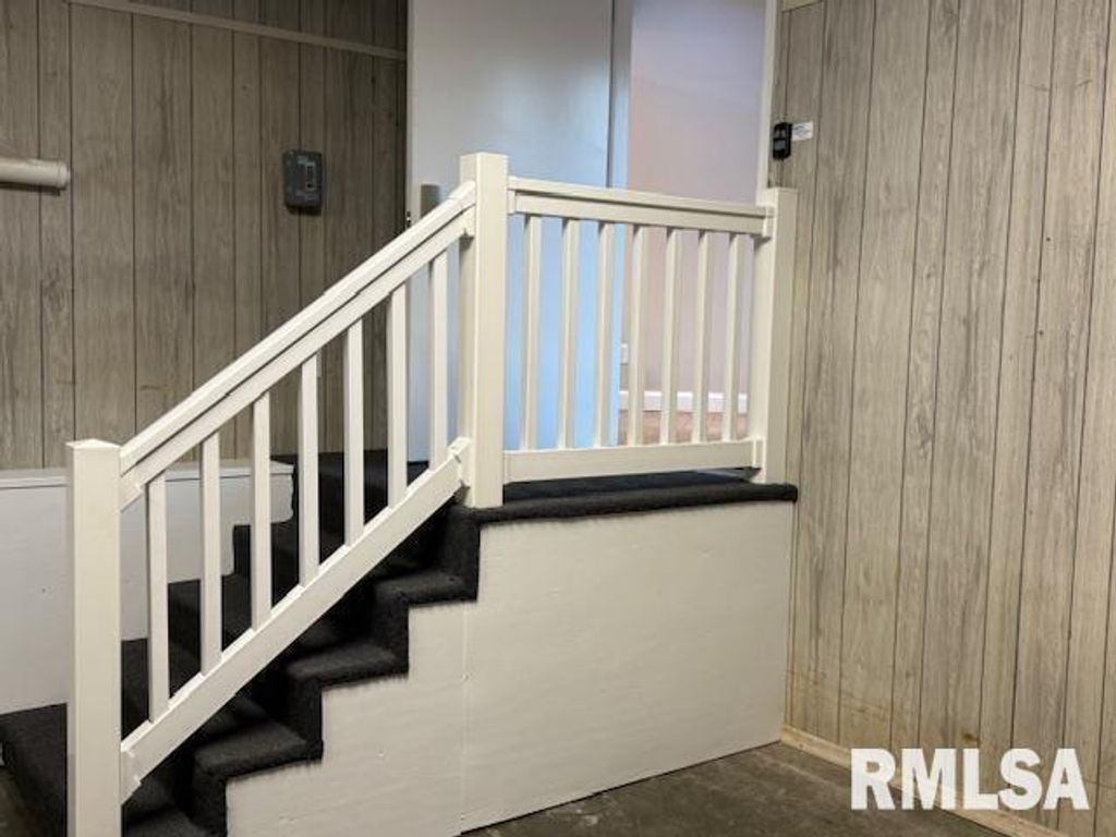 Image 56 of property listing at 16429 N Hawthorne Hills Drive, Mt Vernon, IL 62864