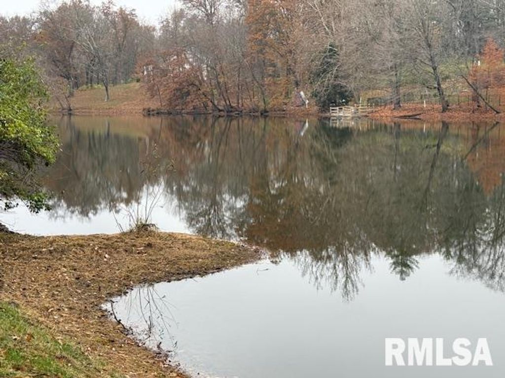 Image 57 of property listing at 16429 N Hawthorne Hills Drive, Mt Vernon, IL 62864