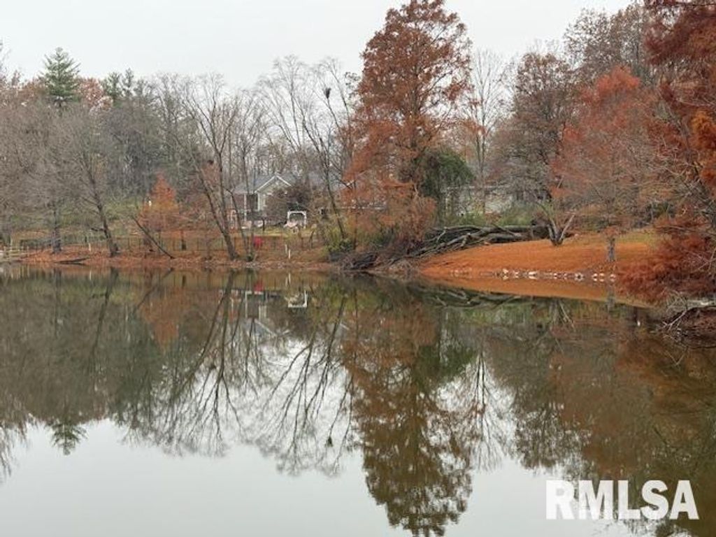 Image 58 of property listing at 16429 N Hawthorne Hills Drive, Mt Vernon, IL 62864