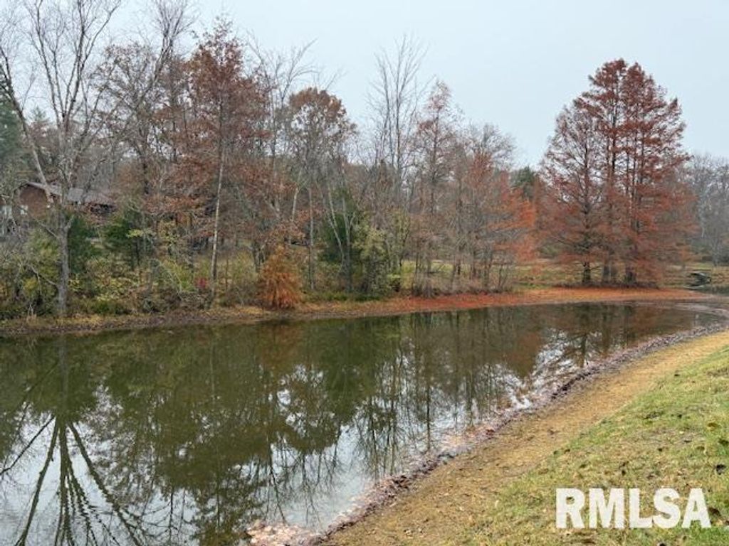 Image 60 of property listing at 16429 N Hawthorne Hills Drive, Mt Vernon, IL 62864