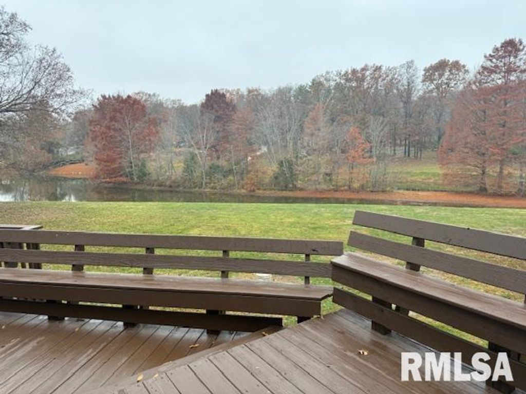 Image 67 of property listing at 16429 N Hawthorne Hills Drive, Mt Vernon, IL 62864