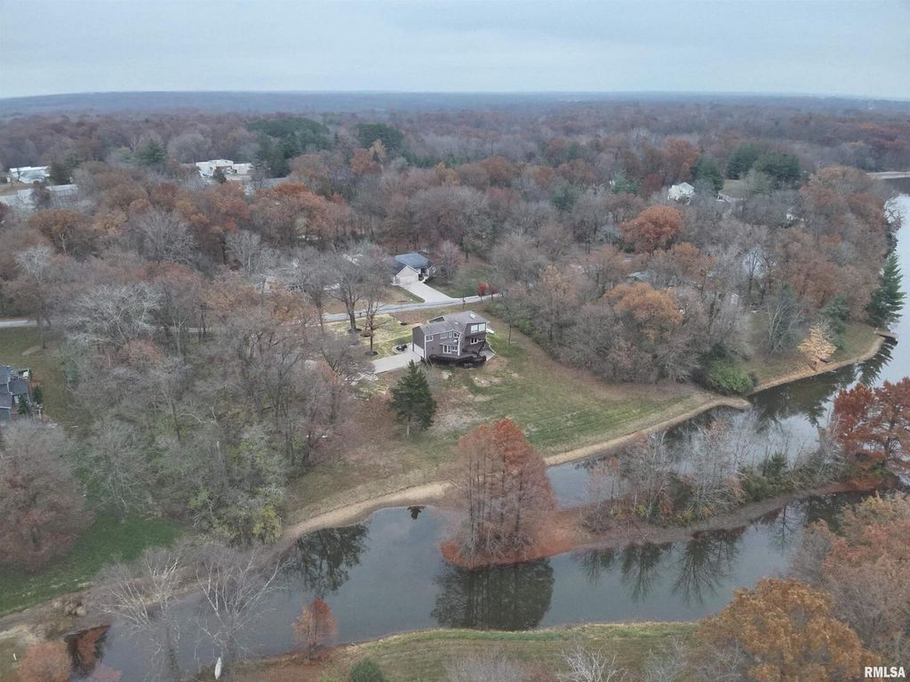 Image 79 of property listing at 16429 N Hawthorne Hills Drive, Mt Vernon, IL 62864