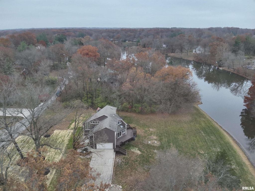 Image 82 of property listing at 16429 N Hawthorne Hills Drive, Mt Vernon, IL 62864