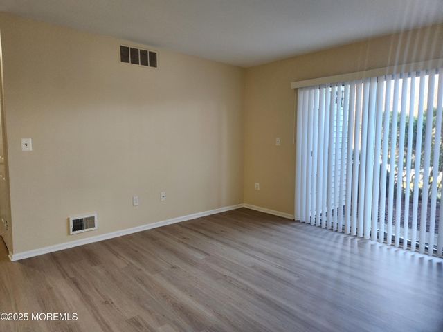 9 Hackamore Court, Tinton Falls, NJ 07753