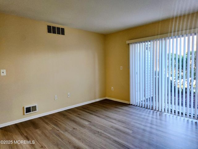 9 Hackamore Court, Tinton Falls, NJ 07753