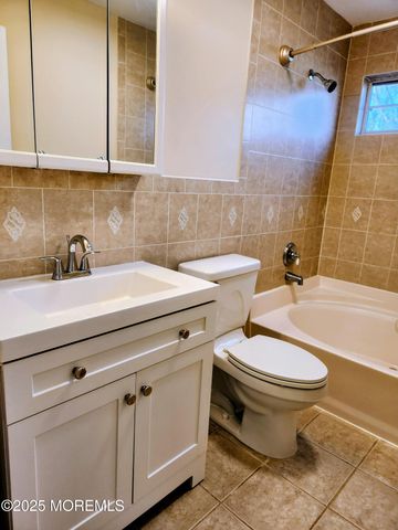 9 Hackamore Court, Tinton Falls, NJ 07753