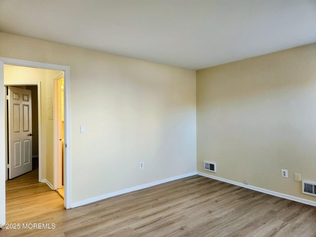 9 Hackamore Court, Tinton Falls, NJ 07753