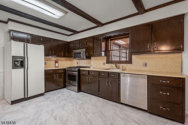 2240 Murray Ave, South Plainfield Boro, NJ 07080