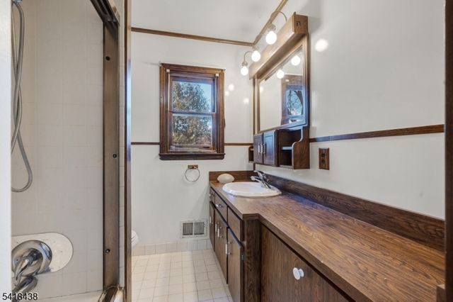 2240 Murray Ave, South Plainfield Boro, NJ 07080