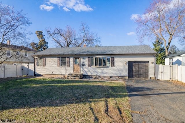 2240 Murray Ave, South Plainfield Boro, NJ 07080