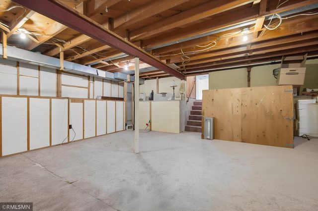 8942 York Road S, Bloomington, MN 55431