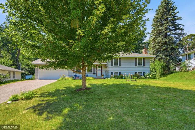 8942 York Road S, Bloomington, MN 55431