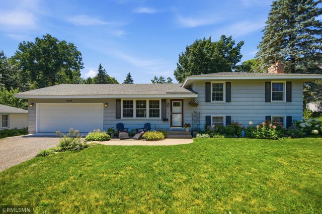 8942 York Road S, Bloomington, MN 55431