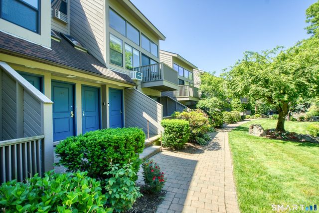 1465 East Putnam Avenue 327, Greenwich, CT 06870
