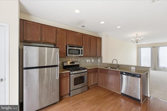 15704 JOHN DISKIN CIR, Woodbridge, VA 22191