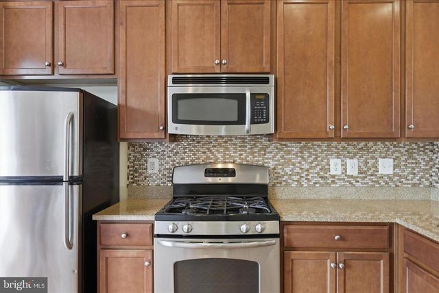 15704 JOHN DISKIN CIR, Woodbridge, VA 22191