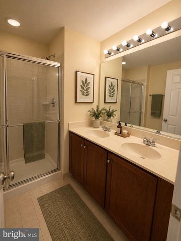 15704 JOHN DISKIN CIR, Woodbridge, VA 22191