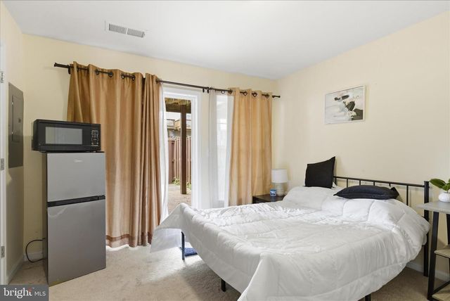 15704 JOHN DISKIN CIR, Woodbridge, VA 22191