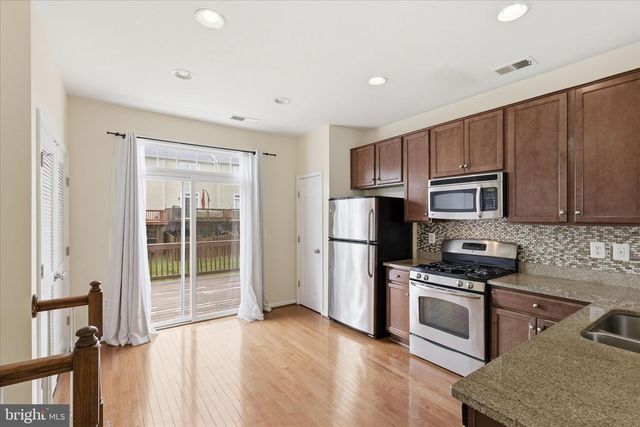 15704 JOHN DISKIN CIR, Woodbridge, VA 22191